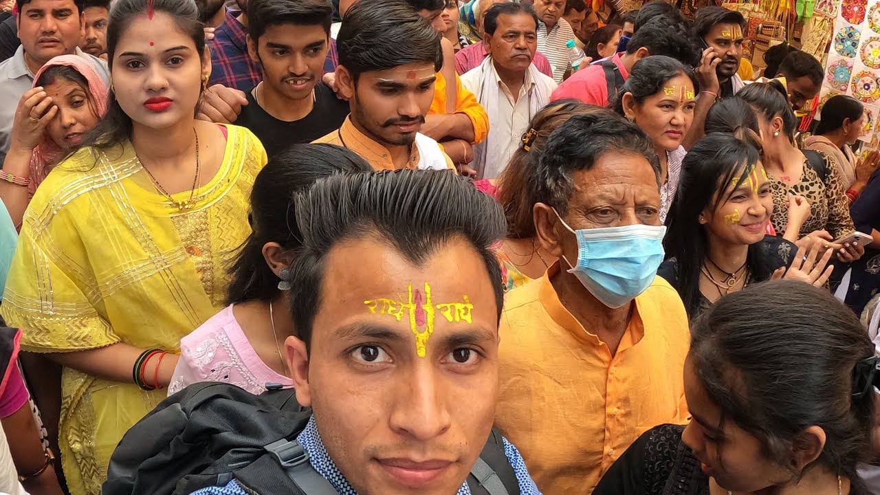 वृन्दावन में इतने भक्तों की भीड़😳 || Vrindavan Vlog || PB Mountain Vlogs || BANKE BIHARI TEMPLE ||