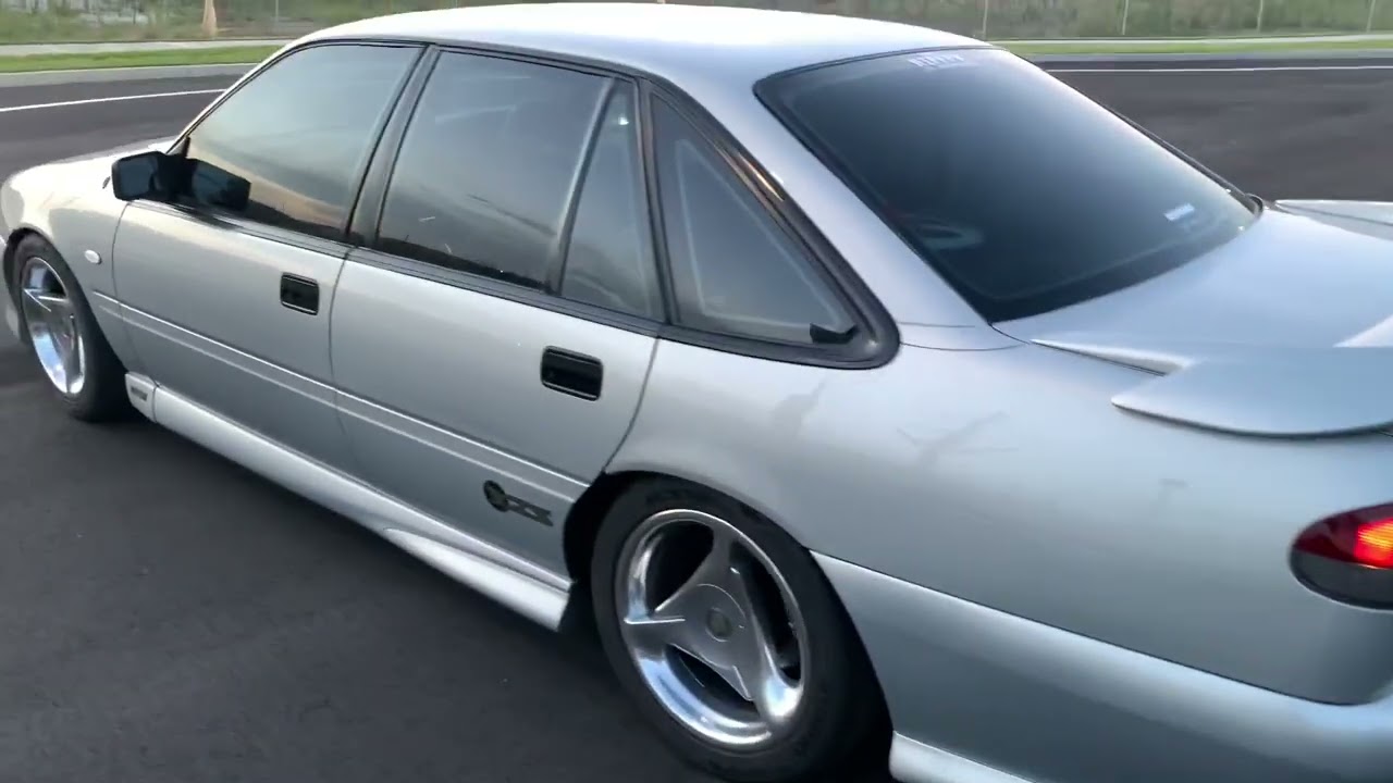 HSV VS GTS twin throttle built 355 stroker walk around