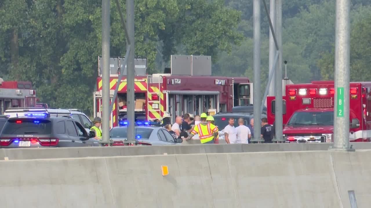 Fatal crash on Ohio turnpike - YouTube