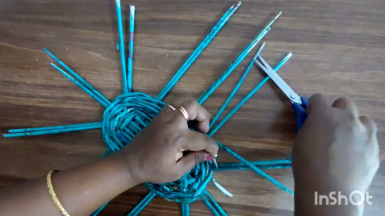 *Oval base for paper basket* #newspaper#craft#basket#newspapersticks #paper