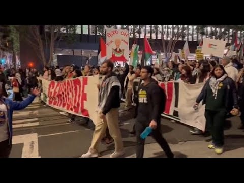 Protesters in San Francisco call for Gaza ceasefire - YouTube