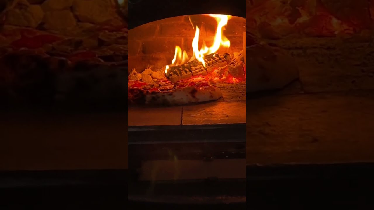 Wood Fired Pizza Oven-Fresh Goodness!  🔥🔥