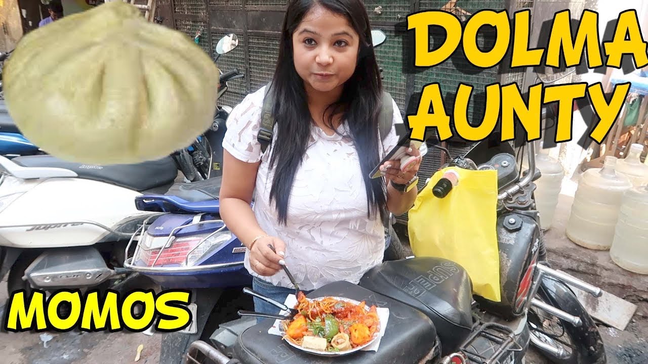 Delhi's MOST Famous MOMOS at Dolma Aunty, Lajpat Nagar | Street Food
