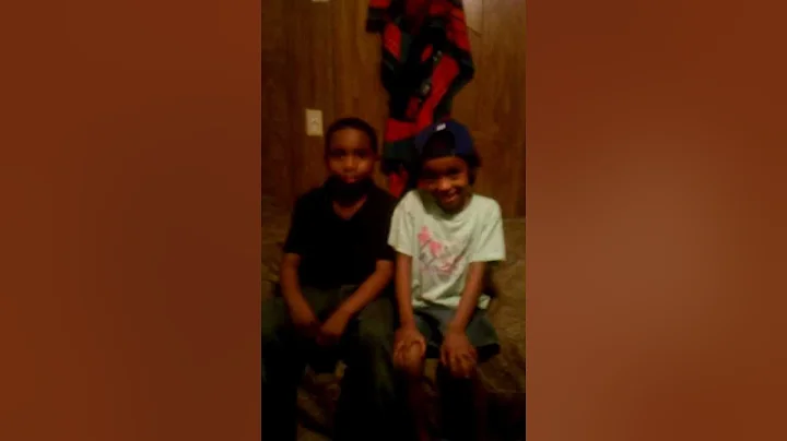 Jaiquon and Janis tatum singing big green tractor