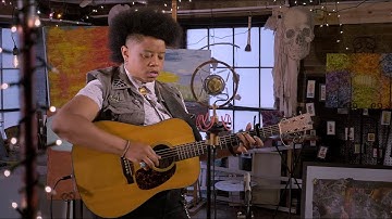 Amythyst Kiah - 100 Miles (Live on Lost River Sessions)