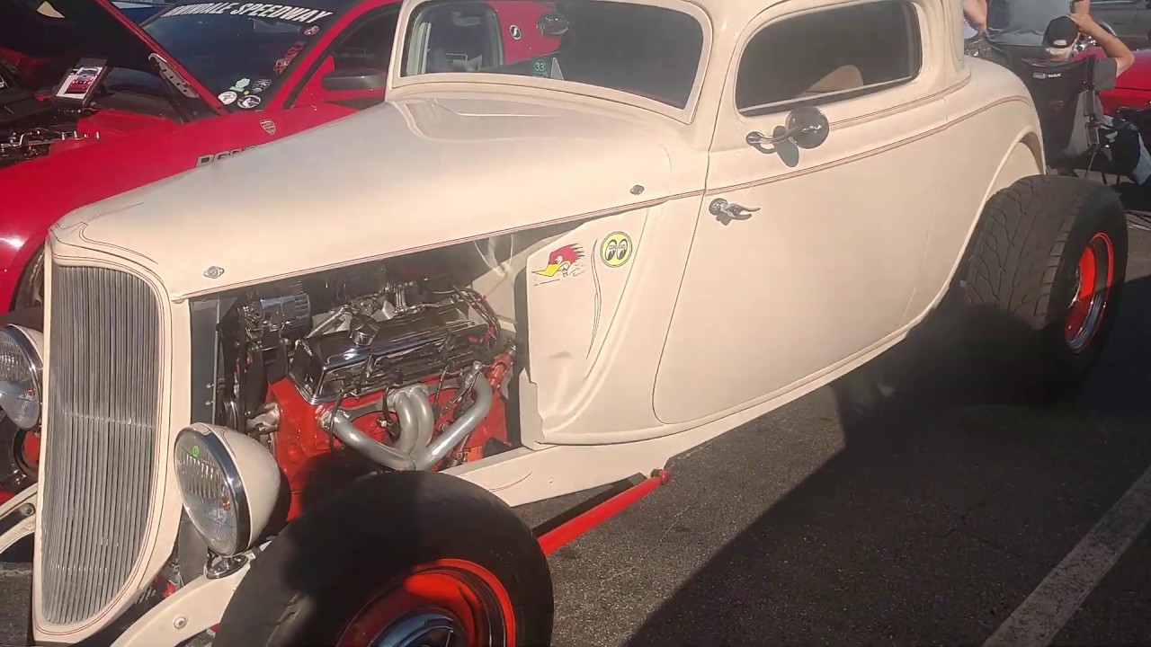 Bob's Big Boy Car Show Hotrods in HorseTown USA beautiful Vista Cruiser