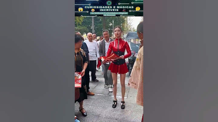 ✅ ROBÔ ENTREGANDO PANFLETOS | Veja essa Robô Andando pelas Ruas da China | Curiosidades | #shorts
