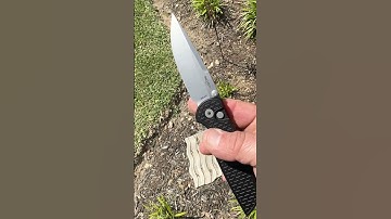 2 hearts… 2 knives… my Pro-Tech TR-3 Integrity manual buttonlock & Vero Engineering Axon fixie! 🖤🩶