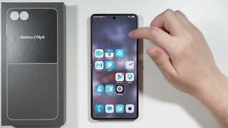 Samsung Galaxy Z Flip 8: How to Add Clock to Home Screen screenshot 2