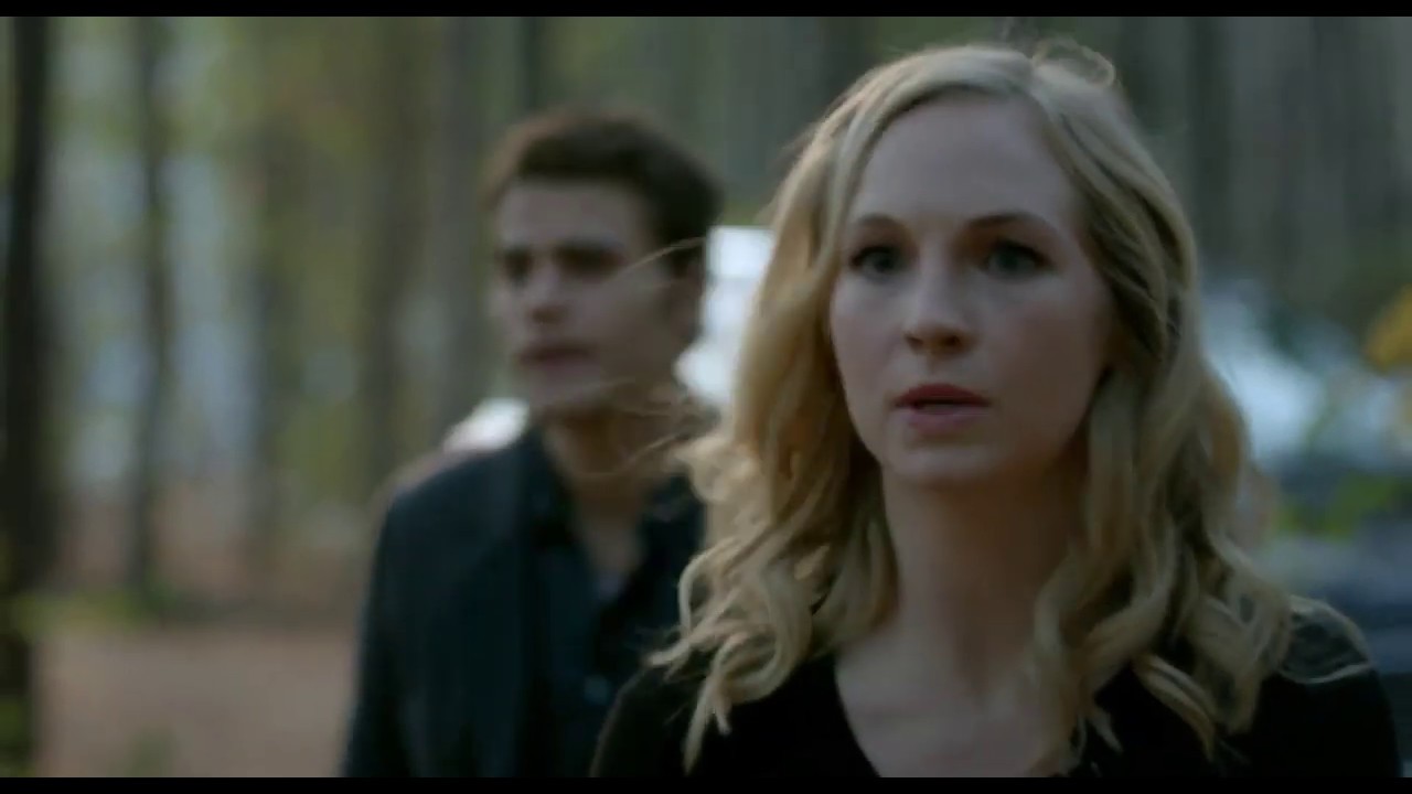 Caroline e Stefan encontram o CARRO | The Vampire Diaries (8x12) - YouTube