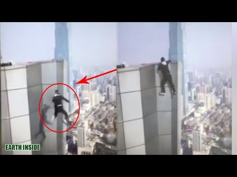 Detik detik penantang maut jatuh dari gedung pencakar langit di china..!! Mengerikan...