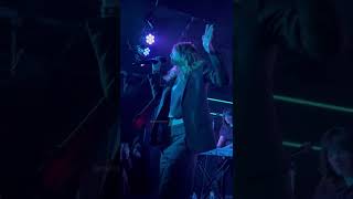 Good Looking - Suki Waterhouse (Live @ Elsewhere Brooklyn 5/13)