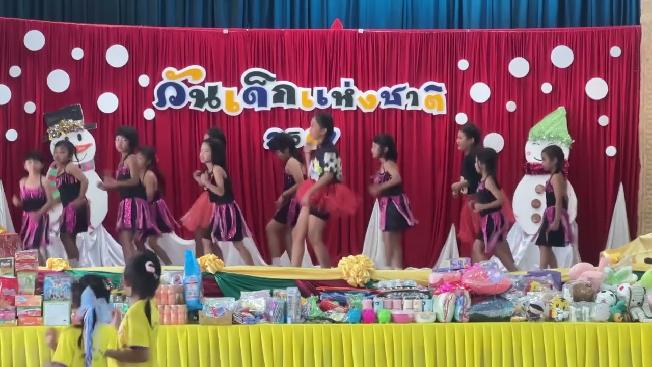 การแสดงเชียร์ลีดเดอร์สีแดง ระดับประถมต้น โรงเรียนบ้านมะขาม