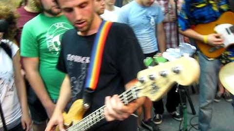 Algernon Cadwallader -  Look Down (Live at Bordz Skatepark)