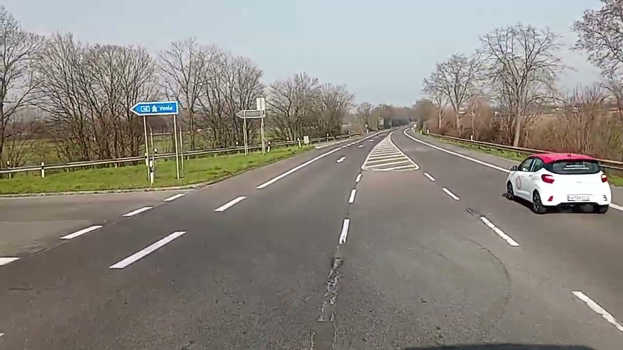 Понеделник следобед.