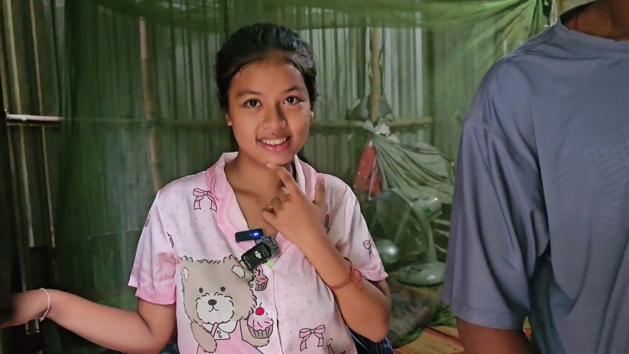 Thiếu nữ xinh đẹp bỏ hết tất cả để đi theo anh chàng một tay...?