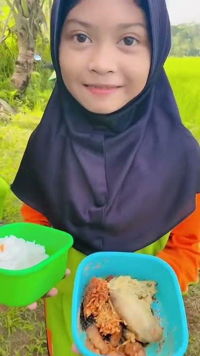 HARI INI KITA MAKAN DI SAWAH