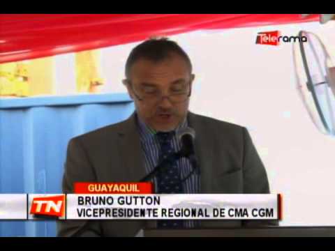 Buque portacontenedores arribó al puerto marítimo