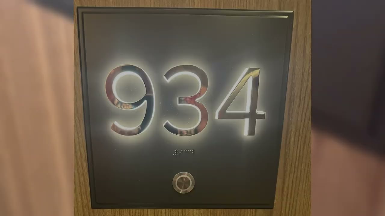 Episode 19 Luxury on Luminara