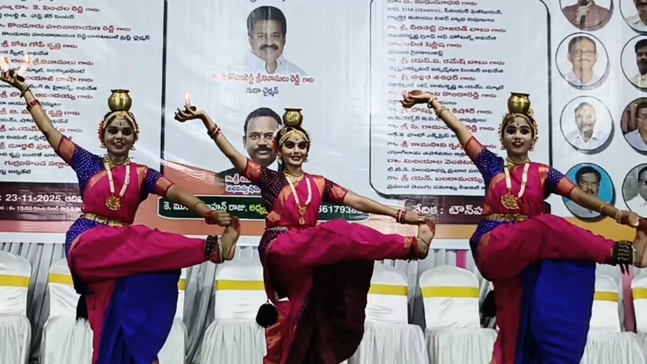 Krishnam kalaya sakhi...llTharngamll#kuchipudi#dance#tharanisisters#trending#dancecover#viral#dancer