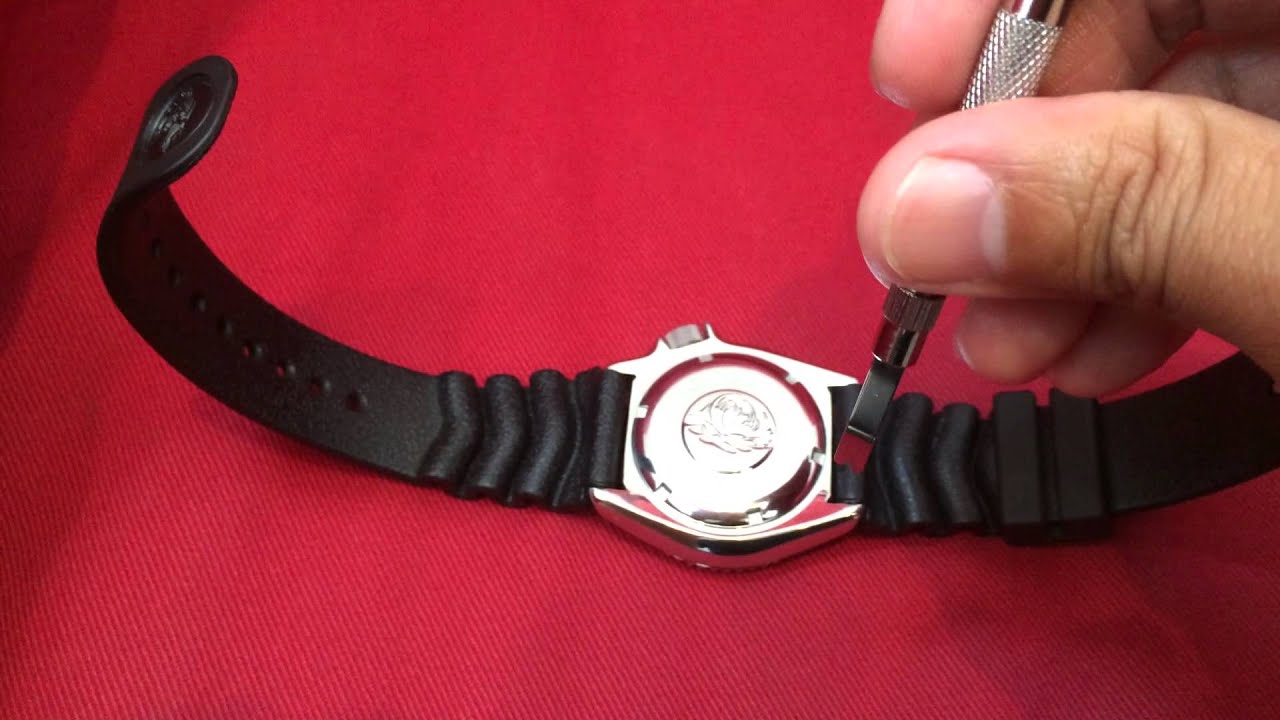 How to remove Seiko shoulderless Spring Bar on SKX007 - YouTube