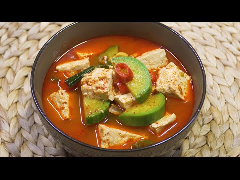 밥을 부르는 얼큰한 국물맛 '호박두부찌개' 정말 맛있어요
