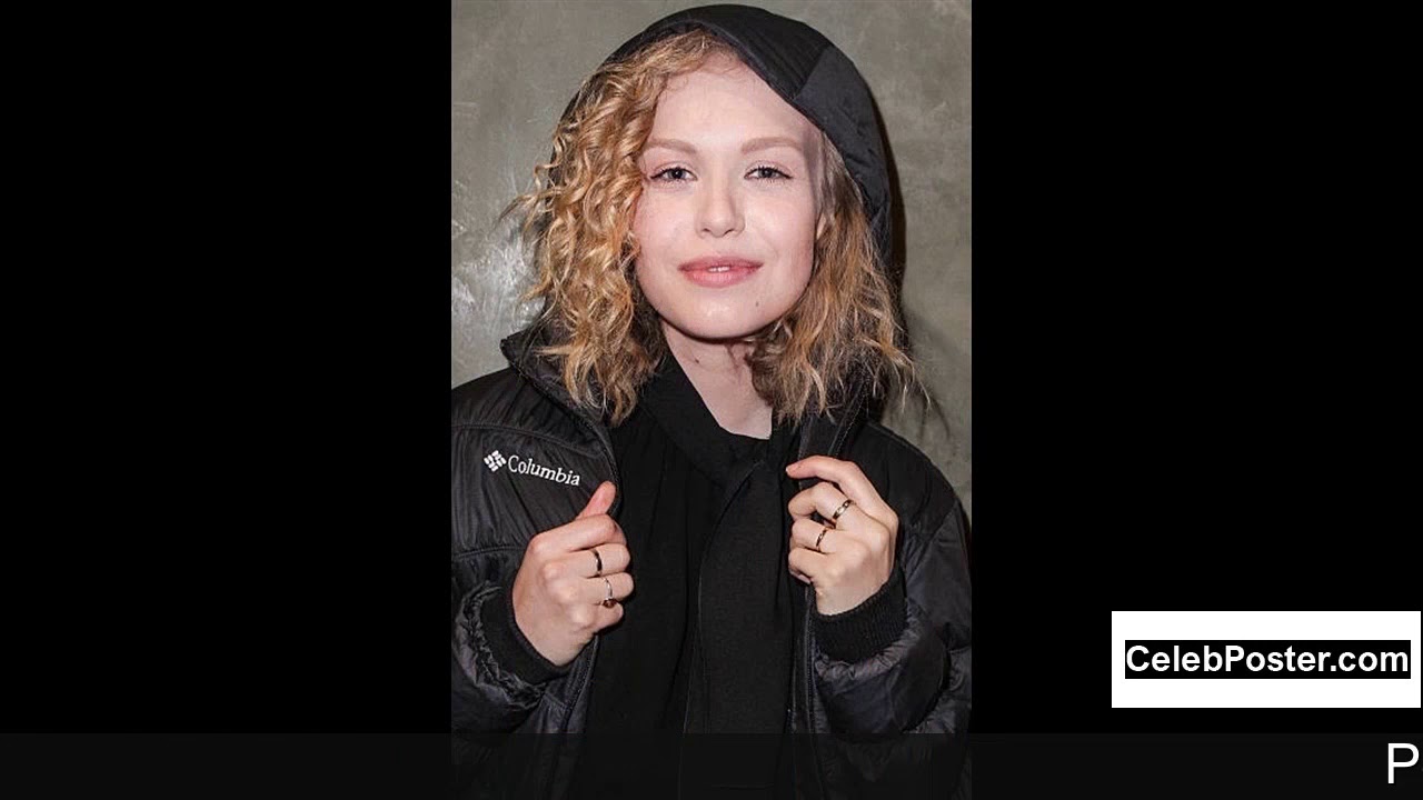 Penelope Mitchell biography