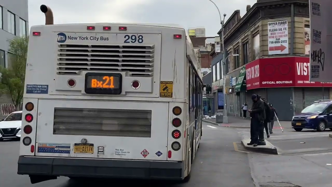 West Farms Depot MTA NYCT Bus: New Flyer 2011 C40LF on the Bx21 At 3rd Ave 149 Street.