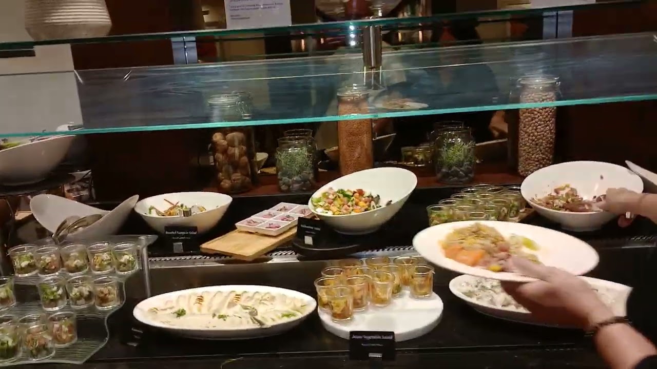 Buffet restaurant Violet of Rose Rayahaan by Rotana Hotels Dubai Emirates Arab