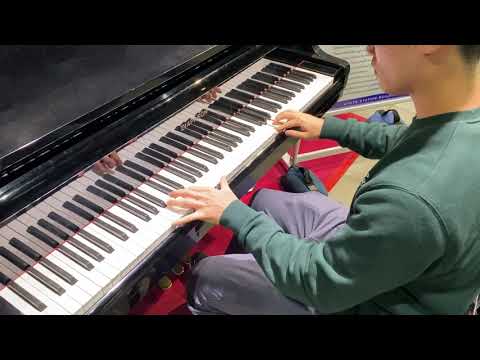 I play KyoAni songs on a public piano in Kyoto Station
