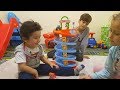 Yusuf, Ecrin Ve Alihan Seçtikleri Oyuncak Arabaları Spiral Yol Setinde Yarıştırdılar.