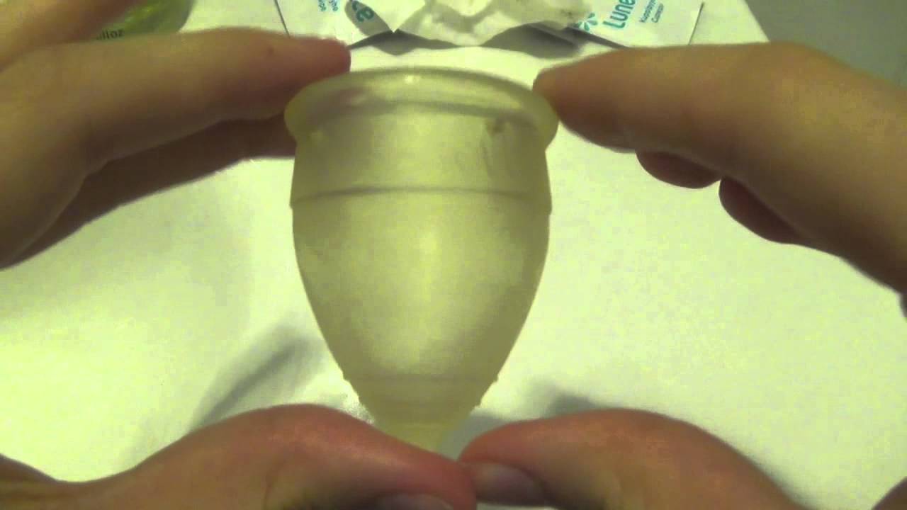 Using wipes to remove menstrual cup staining YouTube