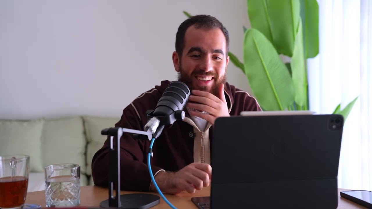 زوجي رافض إن بنتي تلبس الحجاب، هل تعتبر عاقة لو لبسته؟ - نصيحة للرجال والآباء