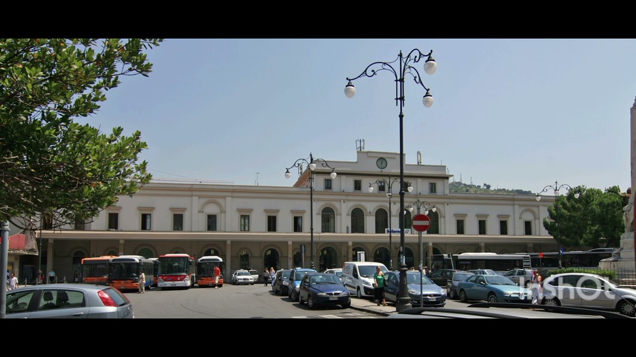 Annunci alla stazione di Salerno (09:15-12:02)