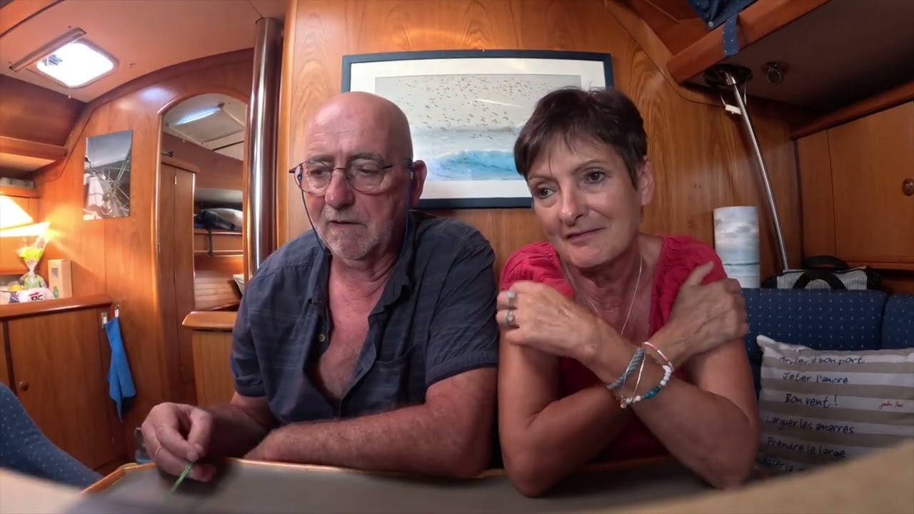 N°7  Saison 2  En direct 60 noeuds au mouillage Ile d'Elbe avec 3 m de houle sous un orage d'enfer.