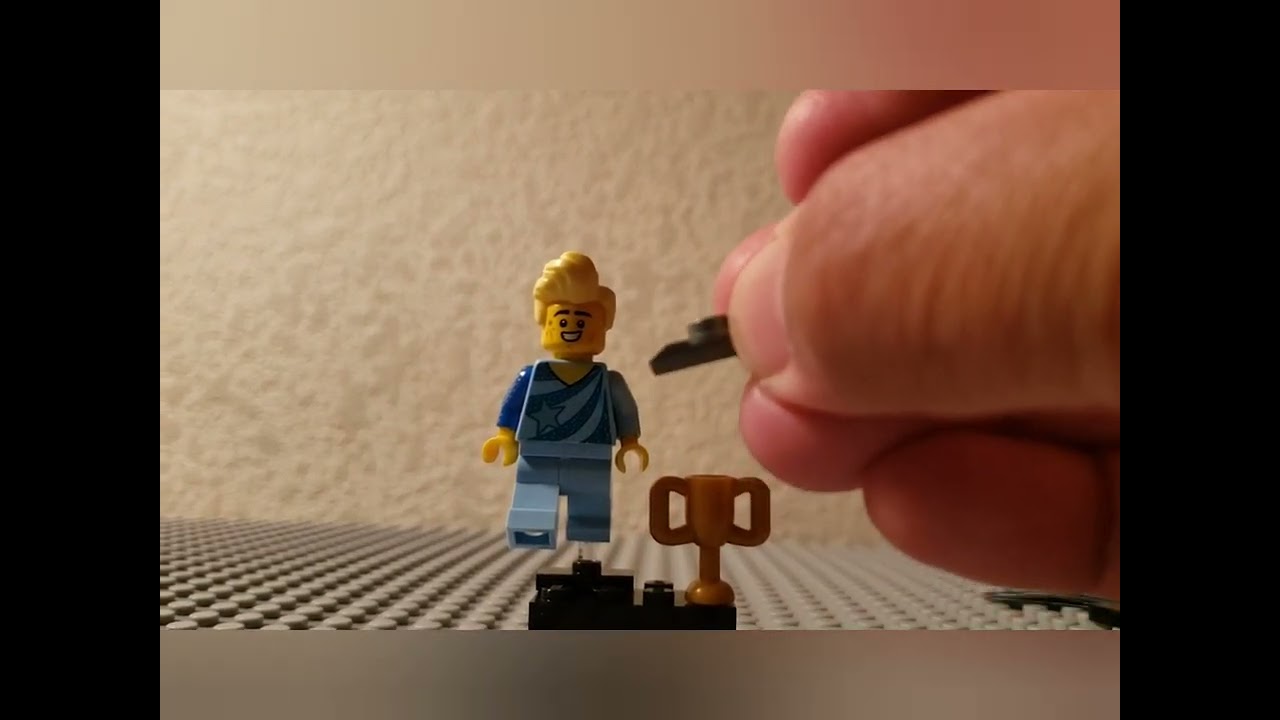 Another Unbagging/Unboxing Show: Figure Skater from LEGO Collectible Minifigures Series 22
