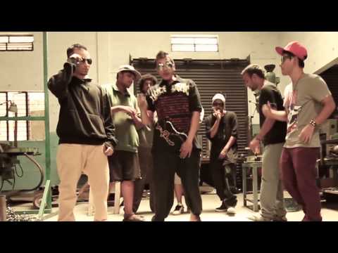 Indian Rap Cypher (Bangalore) 2014 Part 2 - Xstacy Sash, Lil B, Main-E-Yak