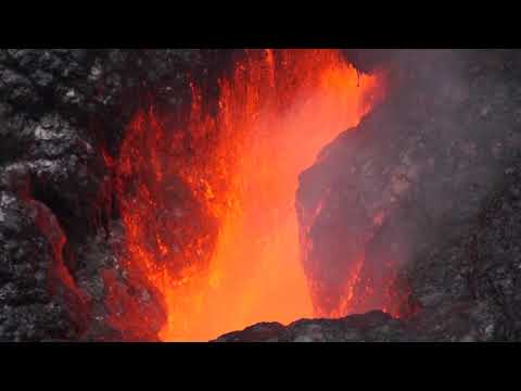 180 seconds in RD Congo: From Nyamulagira to Nyiragongo