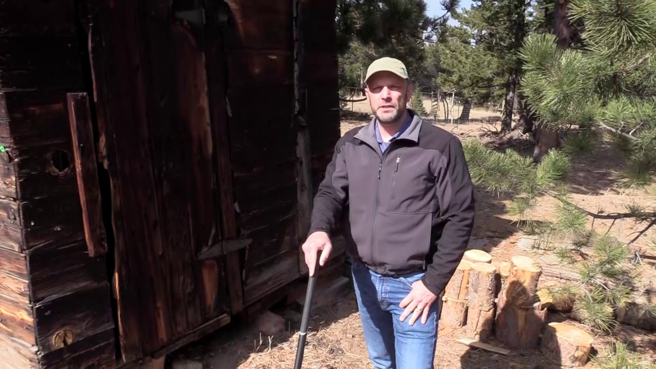 Q201: What are relocation agents responsibilities to a displaced person?