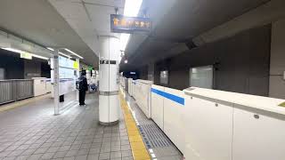 サービス警笛あり！横浜市営地下鉄ブルーライン３０００Ｖ形３６１１編成三菱ハイブリッドＳＩＣ（ＩＧＢＴ）－ＶＶＶＦ北新横浜駅到着　２０２２年１２月１６日金曜日撮影