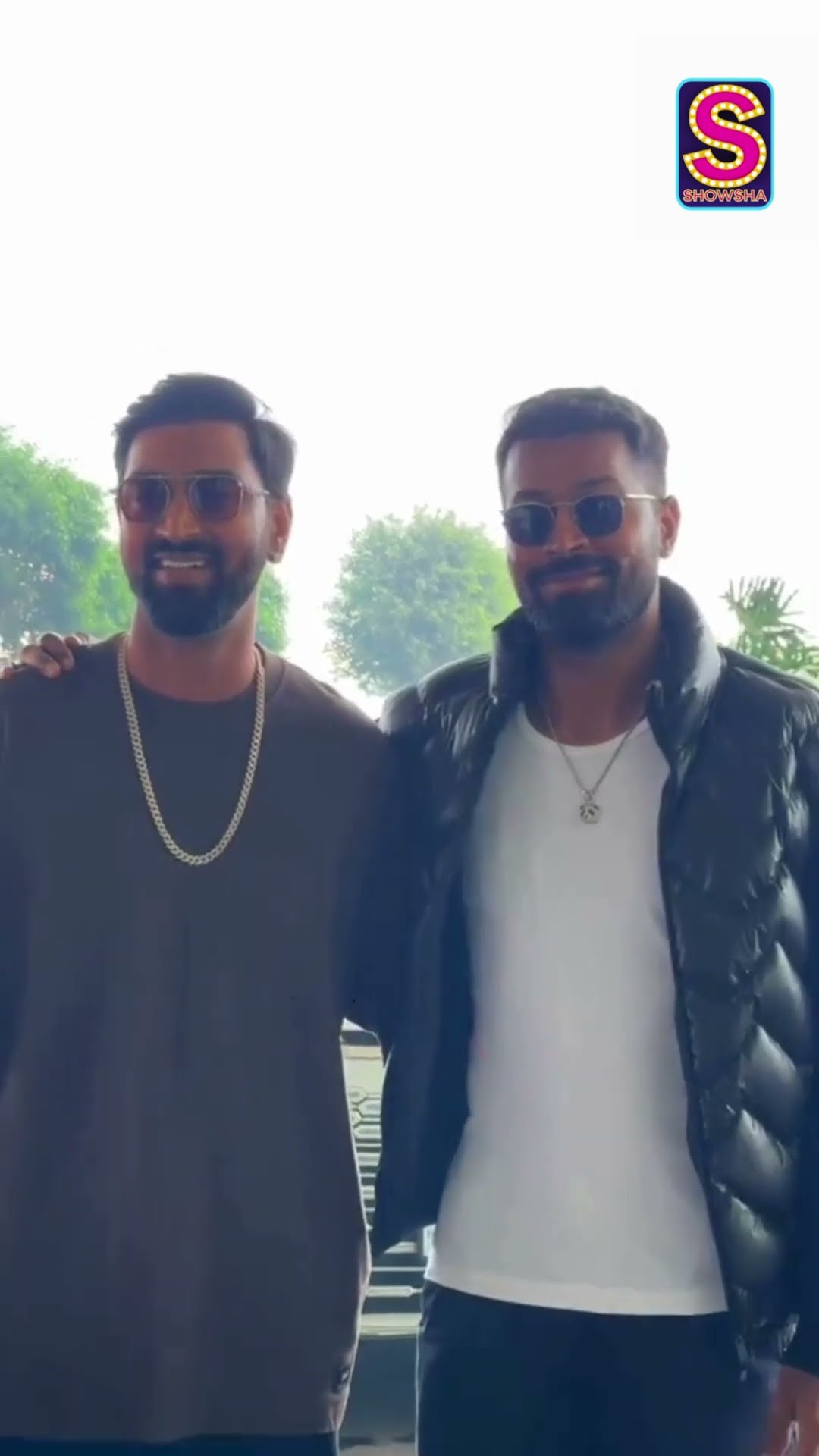 Pandya Brothers Hardik \u0026 Kunal And Pankhuri Sharma Arrive At Mumbai Airport | Cricketer | N18S