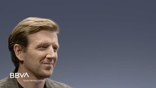Inteligencia artificial: cómo educar para los retos del futuro. Alex Beard, educador y escritor