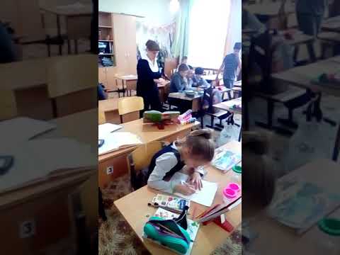 Принёс травматический пистолет в школу