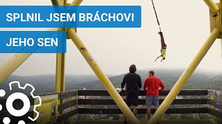 Extrémní bungee jumping z televizní věže v Harrachově