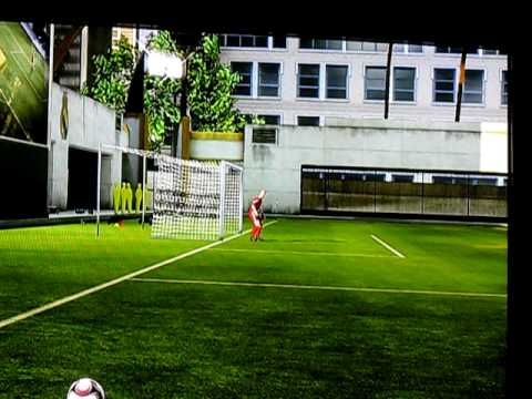 how curve the ball in fifa 09