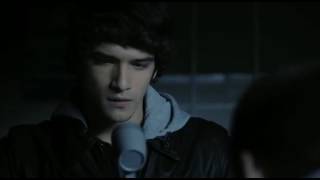 TeenWolf первый сезон, Скотт зовёт альфу... Смешные моменты волчонок 1×10 TeenWolf первый сезон, Скотт зовёт альфу... Смешные моменты волчонок 1×10