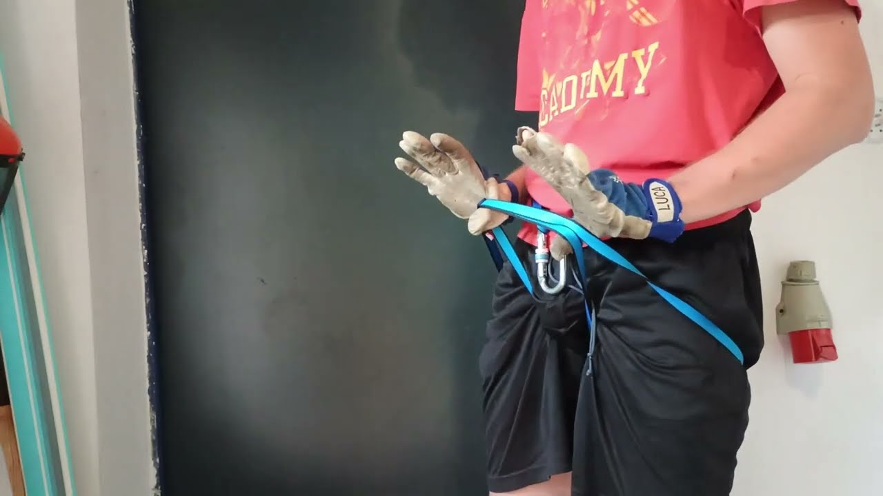 Jak zrobić improwizowaną uprząż z 2 lonż.