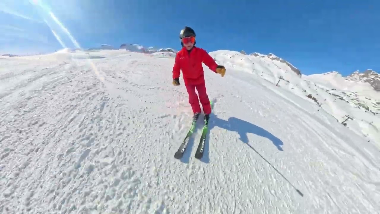 ESQUIANDO EN FORMIGAL CON TRACTOR
