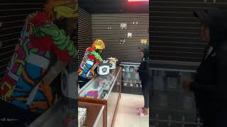 Customer tries to sell me stolen hookahs