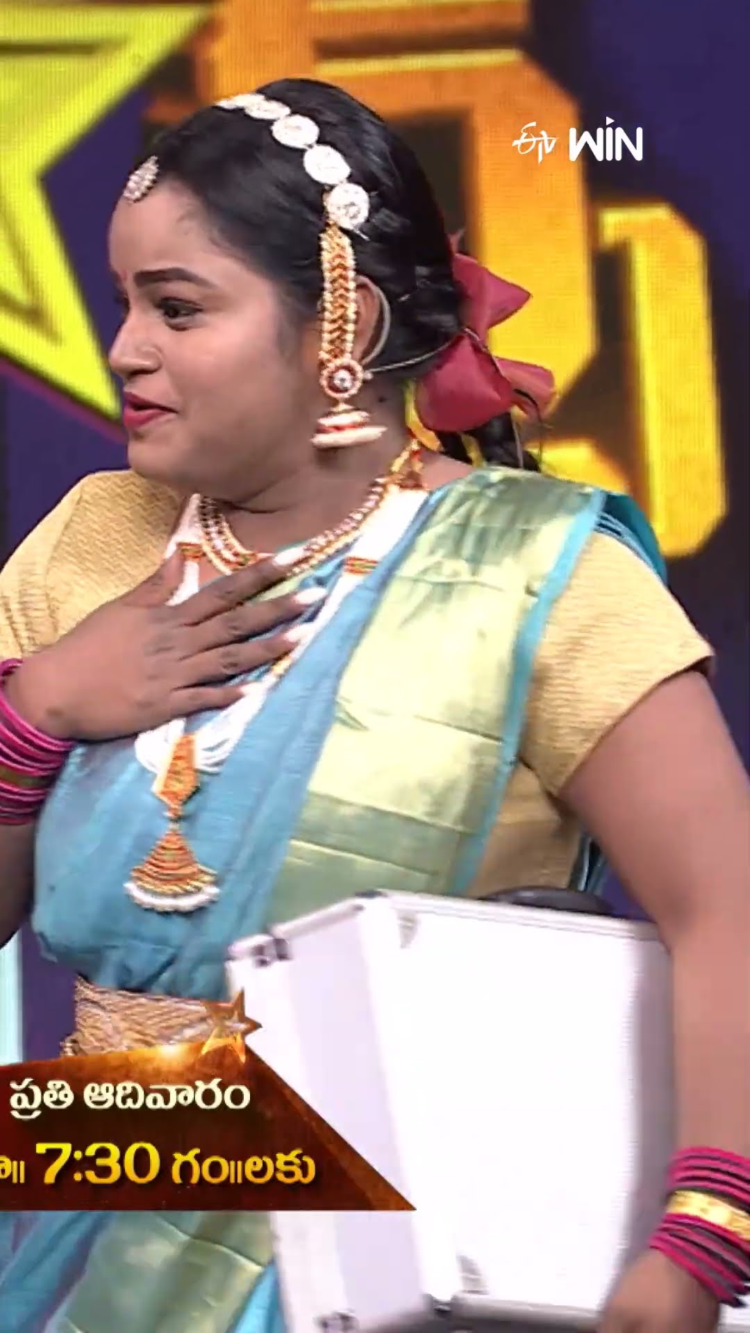 #shorts - ఖడ్గం చిత్రం సంగీత గెటప్ లో జబర్దస్త్ పవిత్ర..! #familystars #sudheer #mahesh